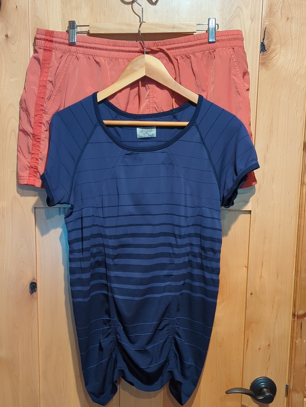 Athleta 2pc - XL Blue Workout Tee with Sz 16 Rust/Red Expedition Shorts